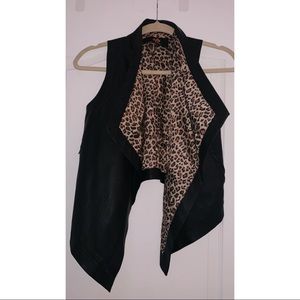 Black vest from bebé size S